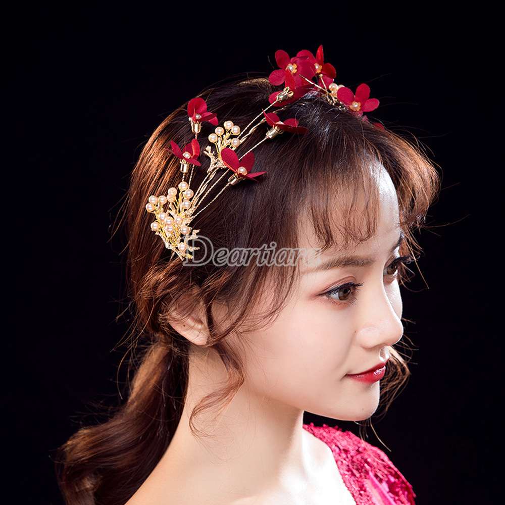 Băng đô phối hoa đỏ sang trọng dành cho cô dâu