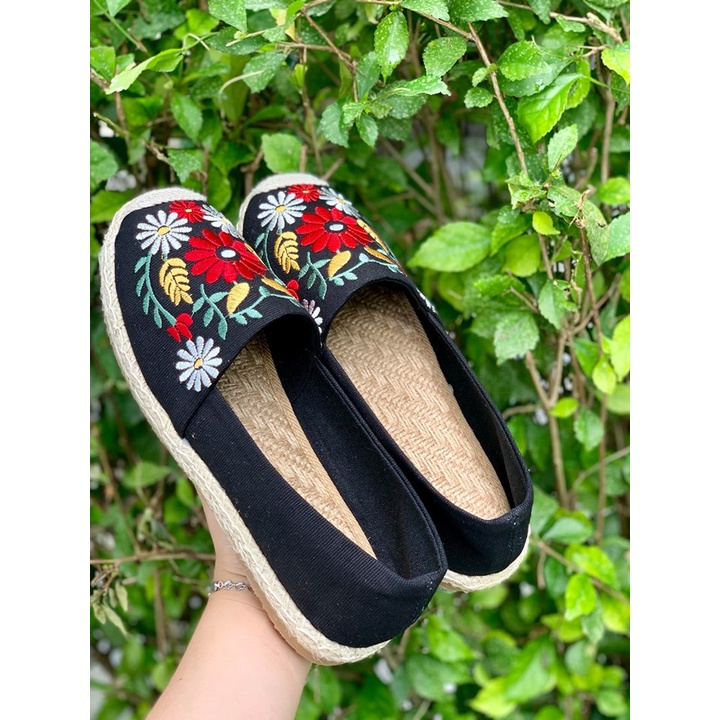 TAM03_giày vải thêu hoa