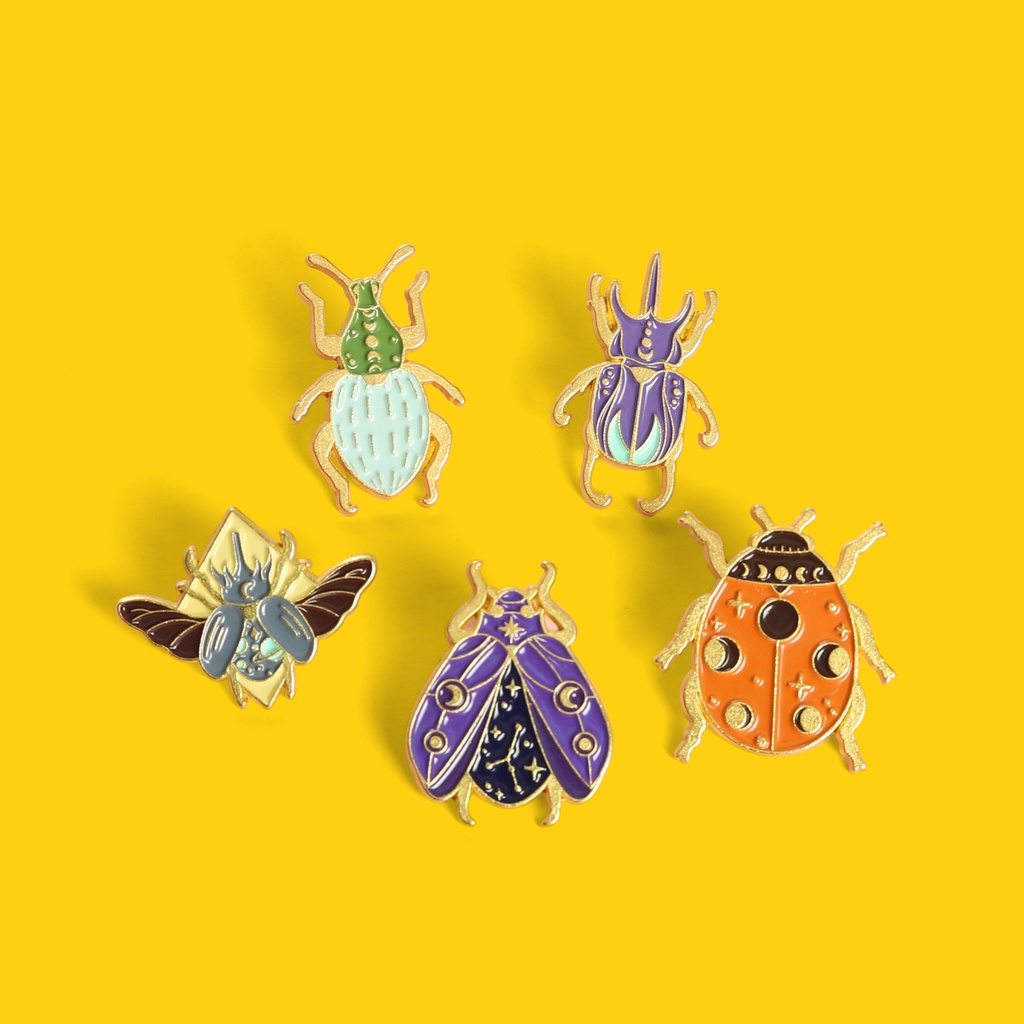 Trâm cài áo hình bọ cánh cứng dễ thương