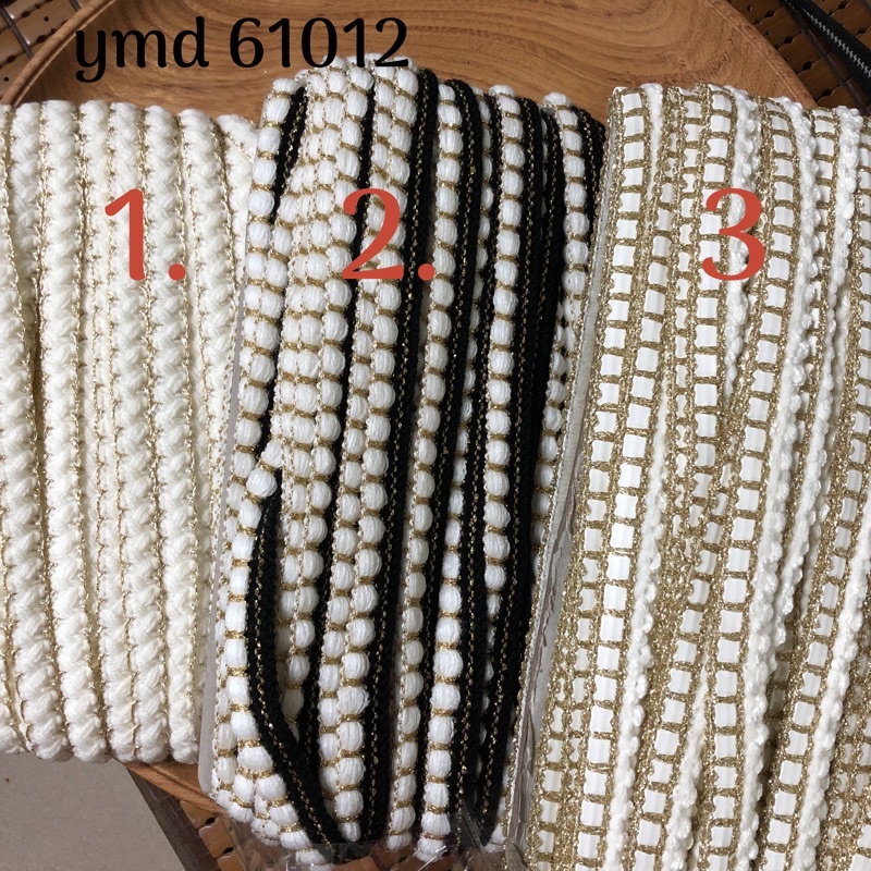 Dây trang trí áo dạ + đá nhân tạo + dây tết+ đen trắng