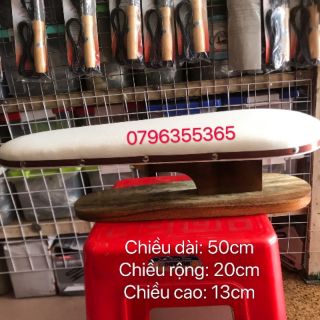 Ngựa ủi quần áo