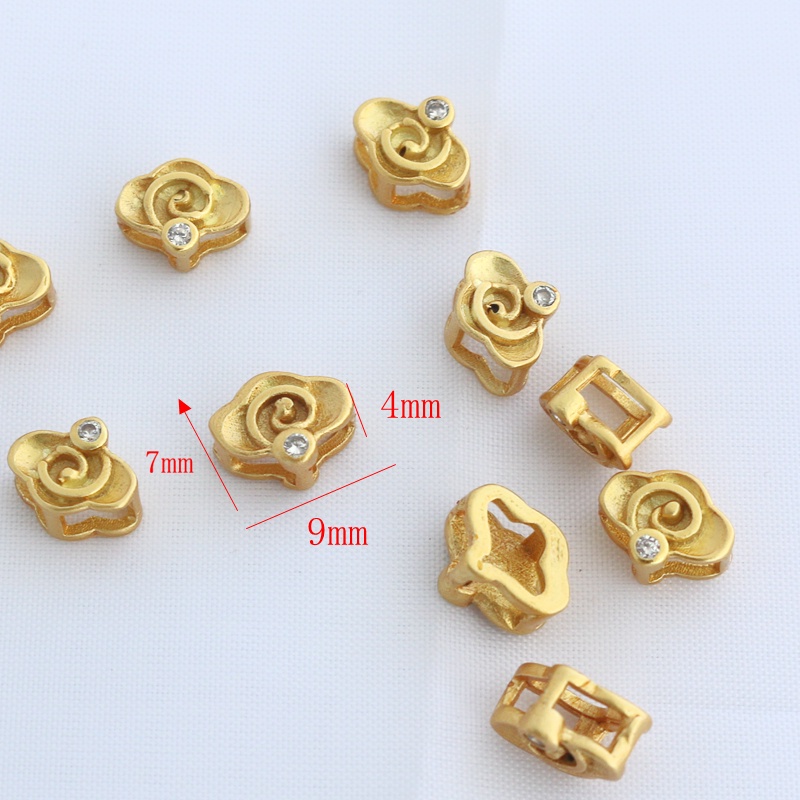 Vòng cổ Mạ Vàng 18k Mặt Hình Đám Mây Đính Đá Zircon Thời Trang