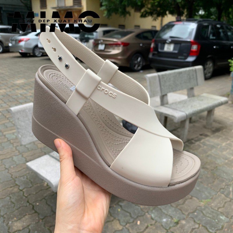 Sandal Nữ 𝐁𝐫𝐨𝐨𝐤𝐥𝐲𝐧 9p Màu Be Êm Mềm Nhẹ