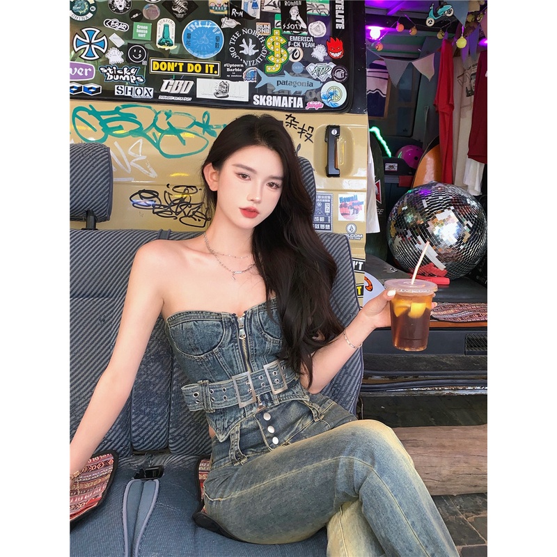 Set áo ống jean cúp ngực thắt đai ôm eo và quần jeans phong cách cổ điển