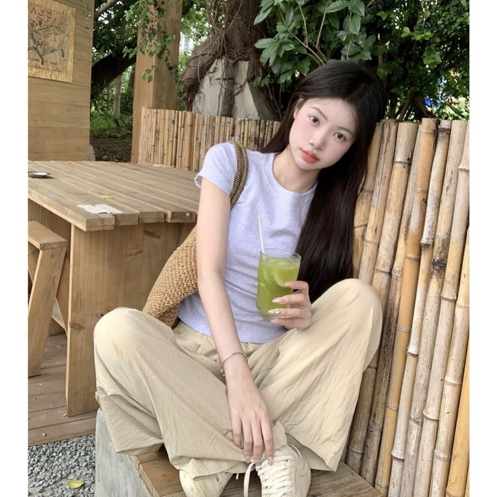 SET ÁO GÂN XÁM CROPTOP + QUẦN KEM LƯNG THUN SUÔNG (TH)