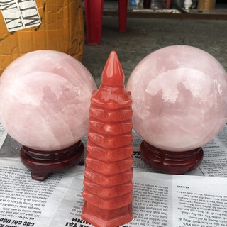 Tháp văn xương đá núi lửa đỏ