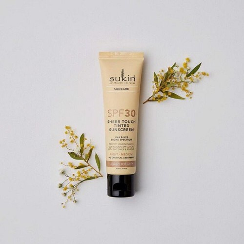 Kem chống nắng trắng da Sukin SPF 30 Tinted Light/Medium Sunscreen Lotion