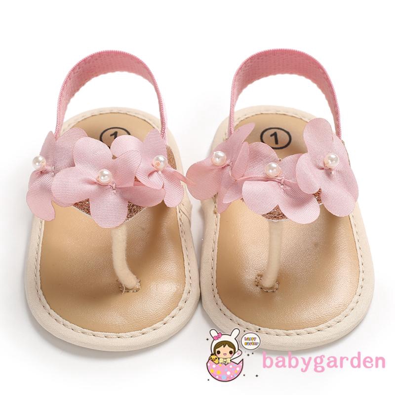 Giày sandal đính hoa đáng yêu cho bé gái