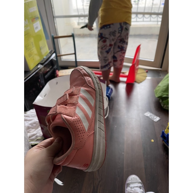 Giày thể thao adidas bé gái