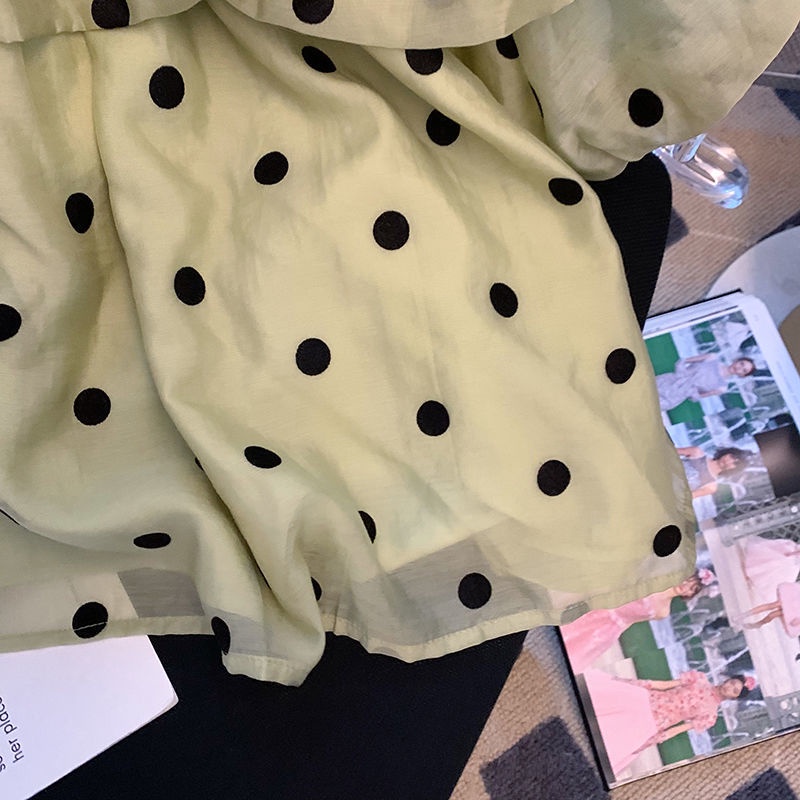 Áo Trễ Vai Dáng Rộng Tay Phồng Họa Tiết Chấm Bi Màu Xanh Lá Phong Cách Phương Tây Dành Cho Nữ