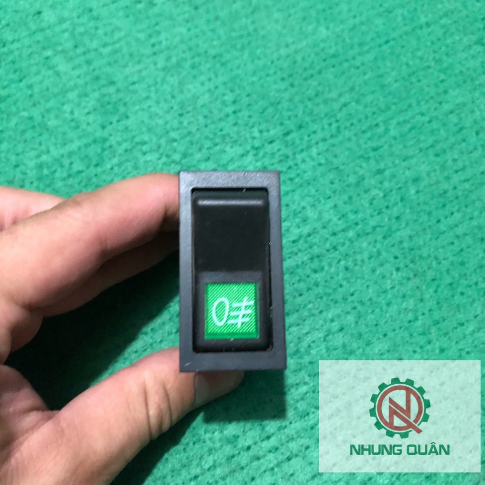 Công tắc bập bênh lắp xe ô tô tải howo . hoa mai