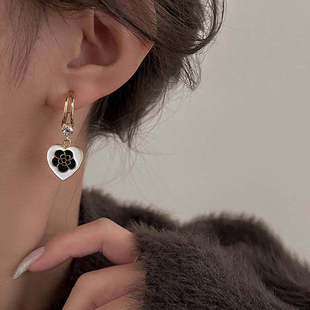 Bông Tai VANES1 Hình Hoa Trà Đen Phong Cách Hàn Quốc Thời Trang