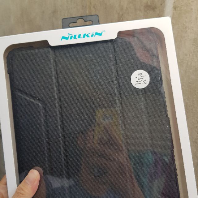Bao da chống sốc Ipad Pro 10.5 inch 2017 và Air 3 2019 Nillkin chính hãng