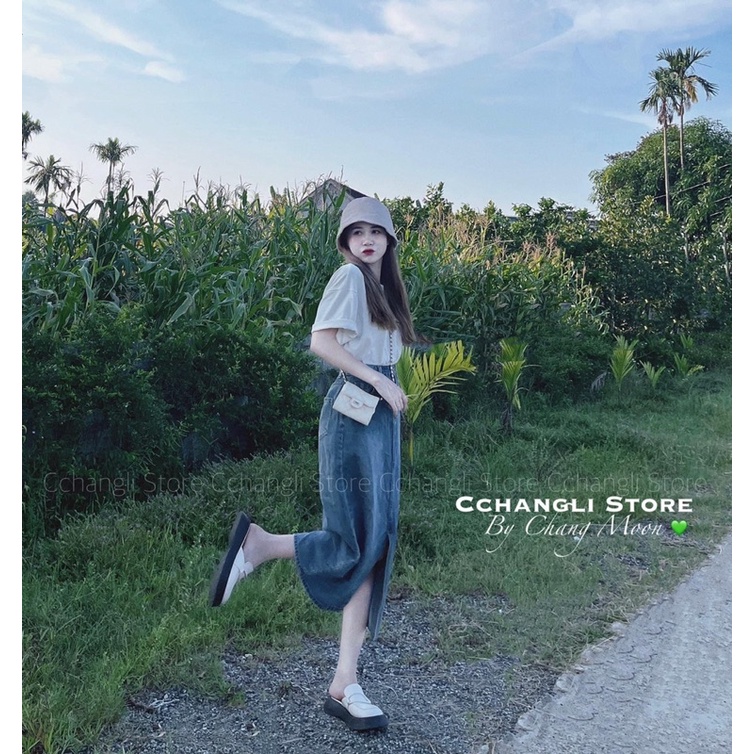 Chân váy jeans dài xẻ trước, xẻ sau