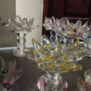 Chân nến hoa sen pha lê