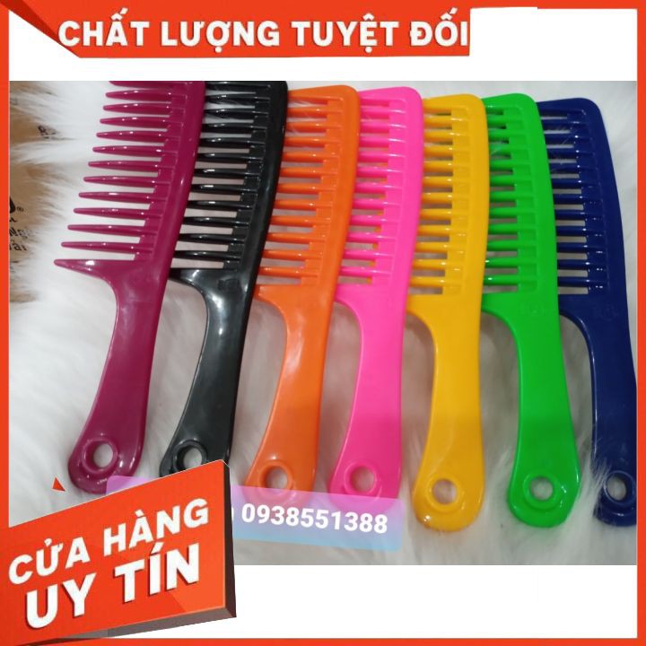 FREESHIPLược thưa chải tóc uốn( lược nhựa đá ),răng thưa giúp dễ chải vẫn giữ nếp tóc uốn ,chất liệu nhựa bền giá rẻ