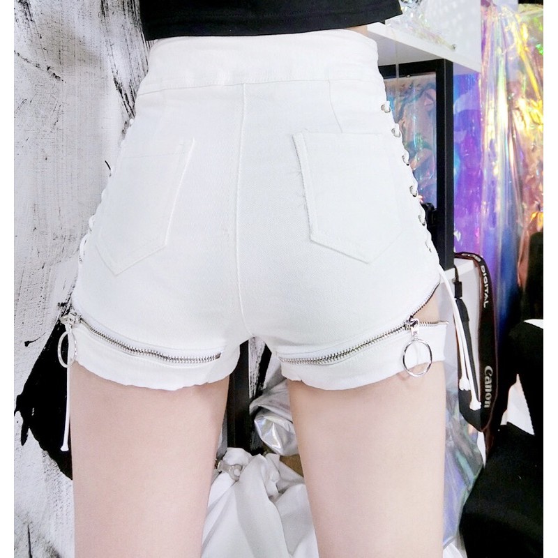 Quần Shorts Gothic