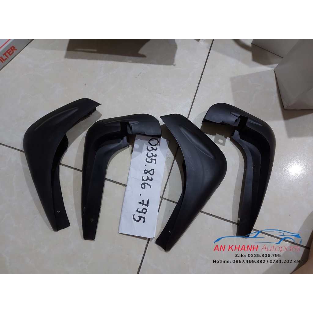BỘ 4 CHẮN BÙN BÁNH XE Ô TÔ CÁC LOẠI
