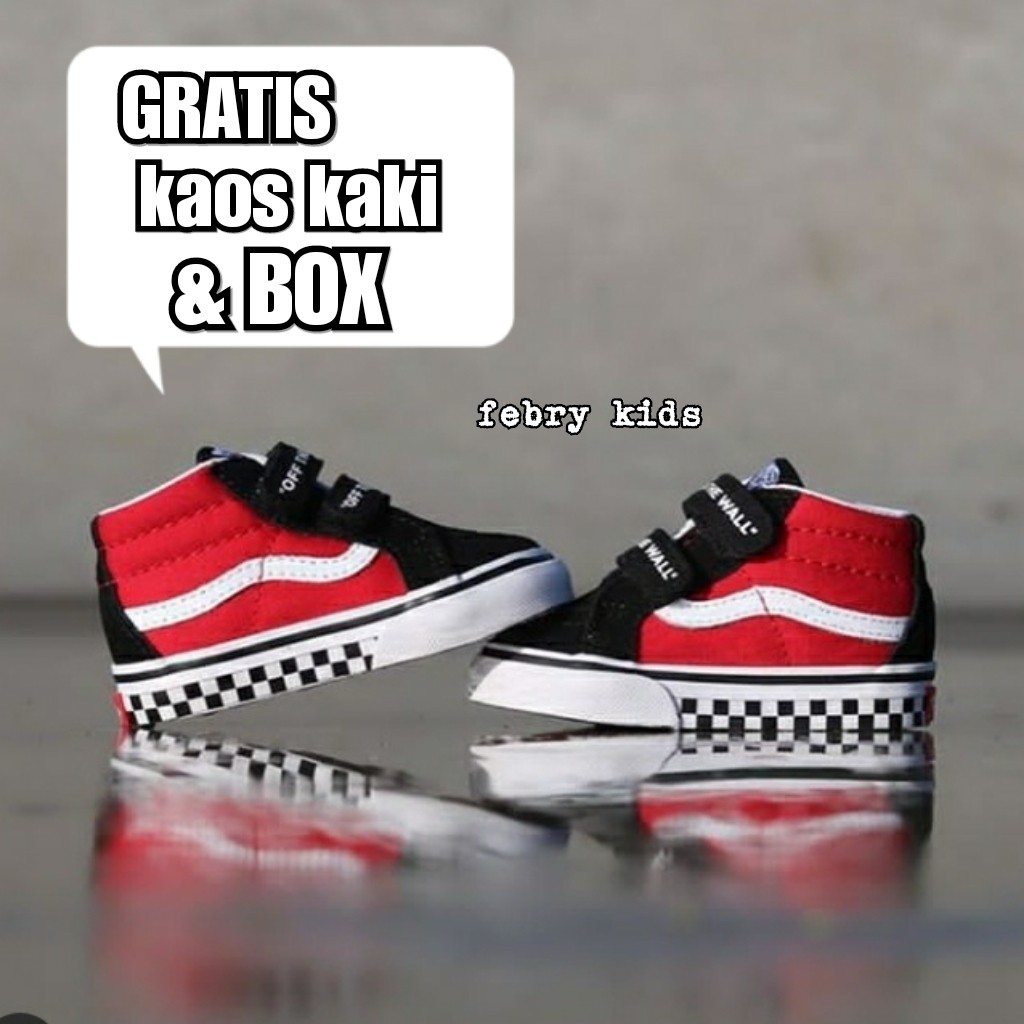 Giày bata Vans màu hồng xinh xắn cho bé