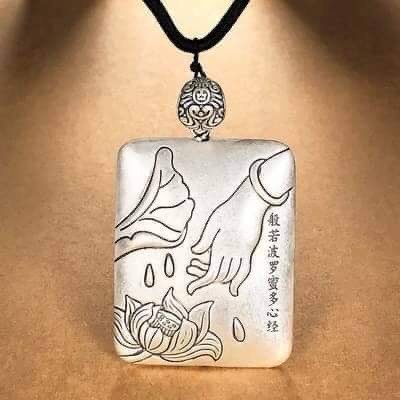 Dây chuyền Phật Thủ Thùy Liên phong cách Phật giáo cổ điển sang trọng