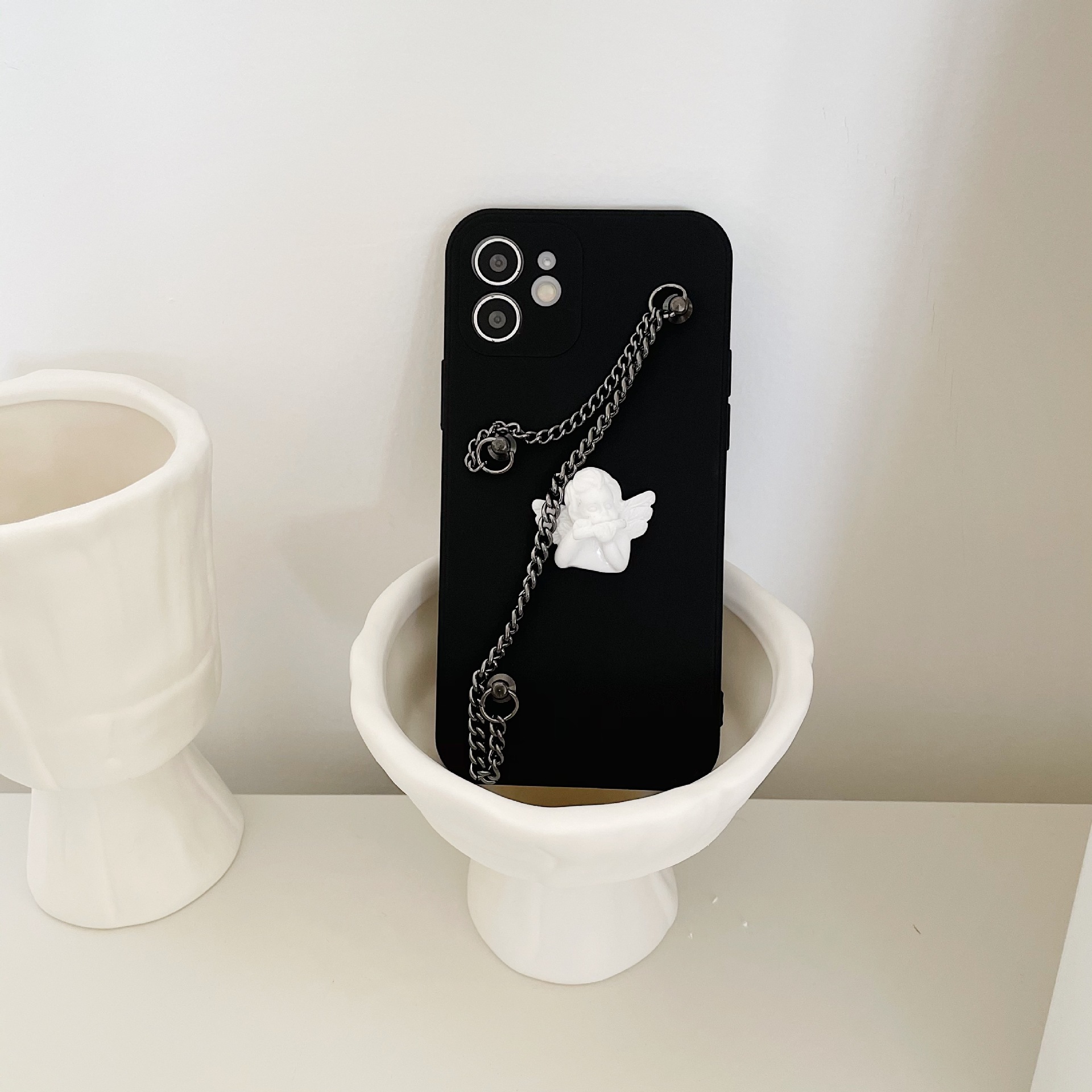 Ốp điện thoại silicone lỏng phối dây xích cho IPhone 12 pro 11 7p | BigBuy360 - bigbuy360.vn