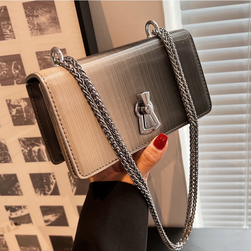 Túi Xách Đeo Vai Hình Vuông Cỡ Nhỏ Phối Dây Đeo Sợi Xích Phong Cách Năm Mới 2022 Chất Lượng Cao Thời Trang Mùa Hè Cho Nữ