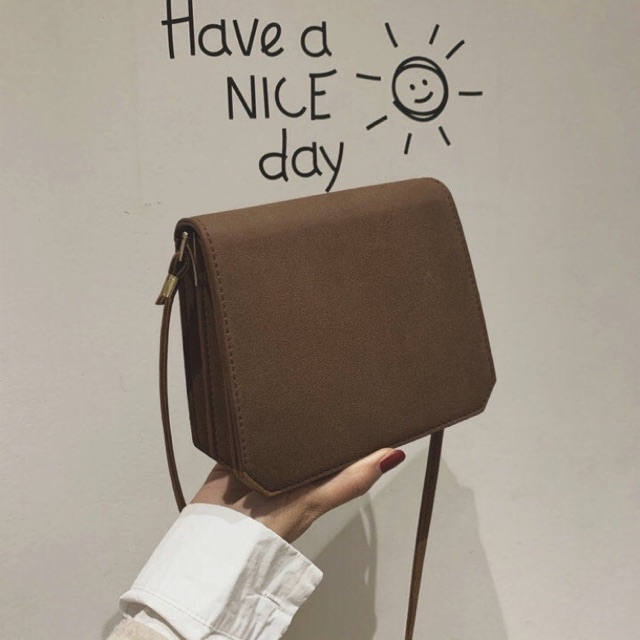 Túi xách nữ xinh xắn, dáng basic cho các nàng công sở