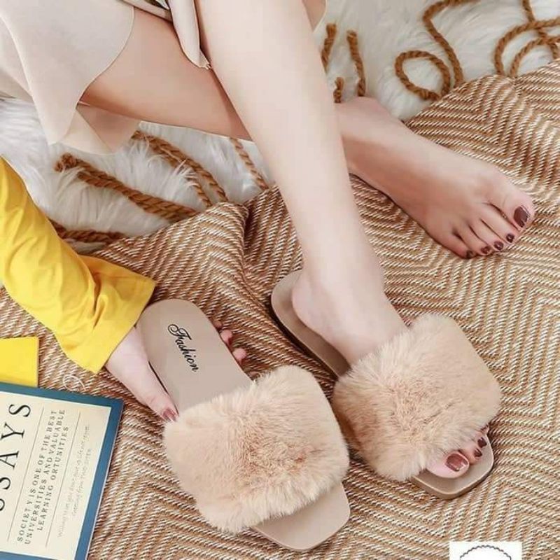 Dép lông mang trong nhà