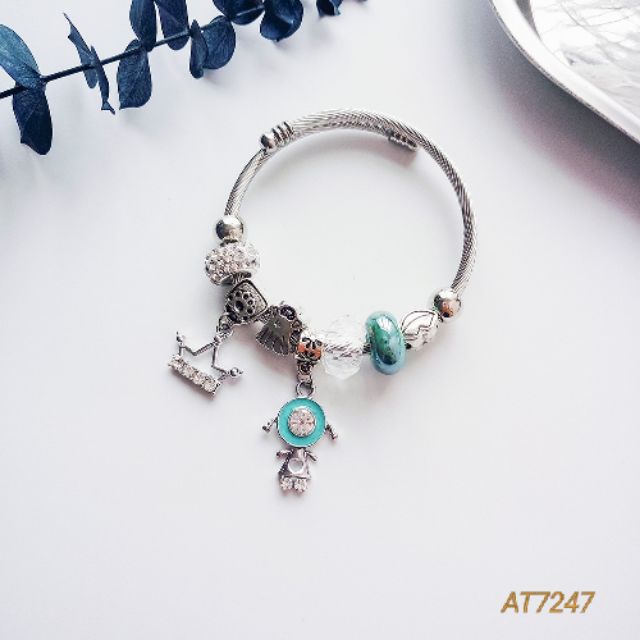 Vòng tay cham thiết kế độc đáo AT7247