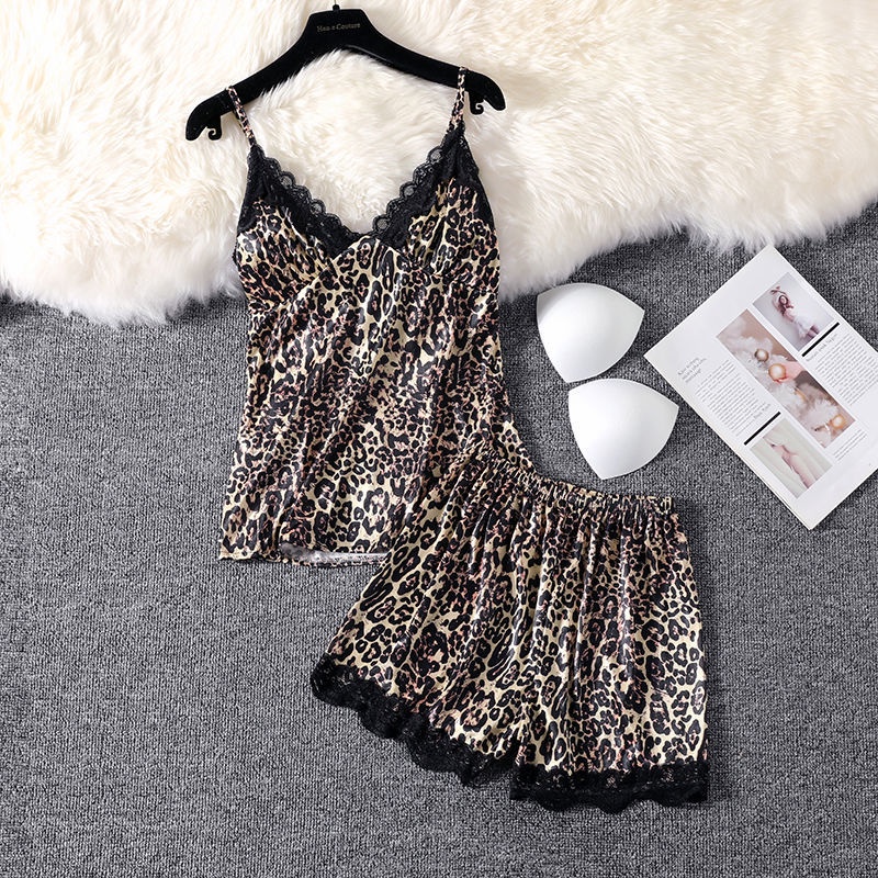 Bộ đồ ngủ sling lụa băng mùa hè với đệm ngực họa tiết da báo sexy tập hợp đồ ngủ nữ quần đùi phù hợp với dịch vụ tại nhà