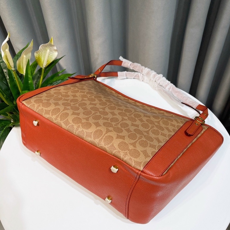 Cặp công sở Coach Alana Tote duyên dáng