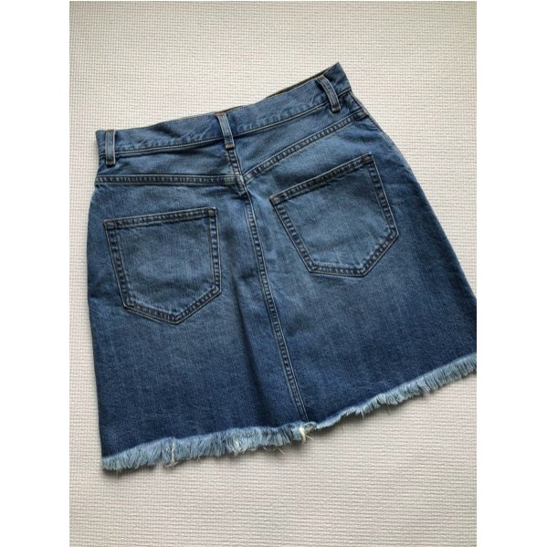 Hàng có sẵn chân váy và quần sóc bò GU. | BigBuy360 - bigbuy360.vn