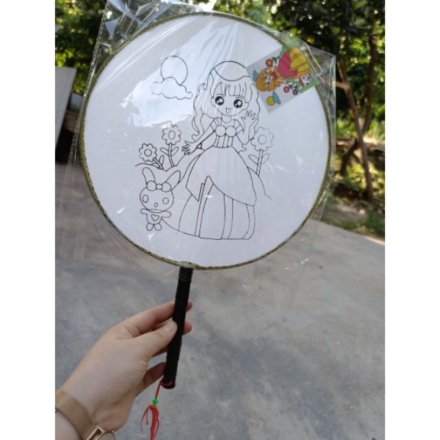 Quạt lụa tô màu