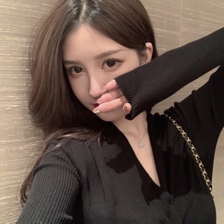 Áo croptop xoắn bụng