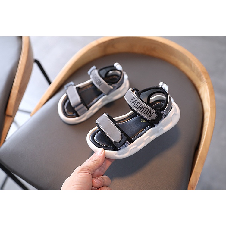 Dép sandal Fashion quai ngang cho bé trai bé gái, dép sandal quai dán siêu nhẹ chống trơn trượt M301