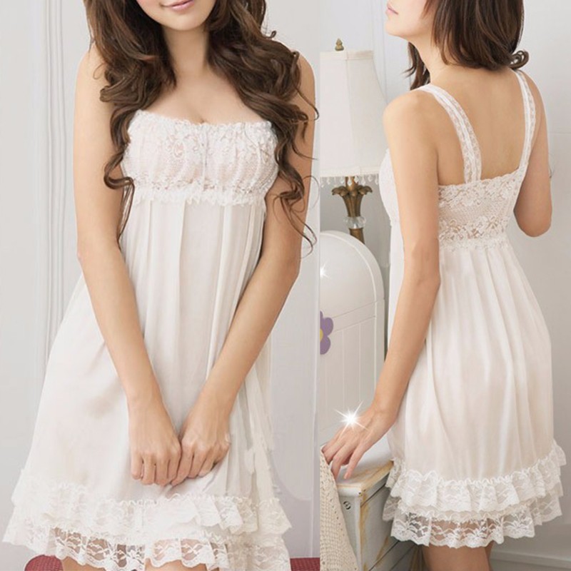 Đầm ngủ bằng lụa phối ren gợi cảm