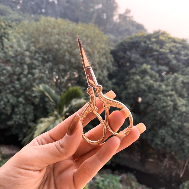 Kéo cắt fom móng giả