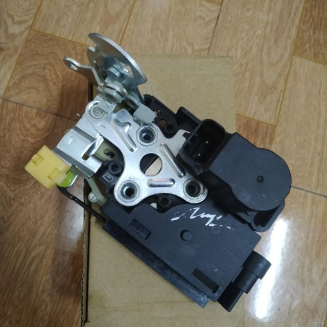 Khóa ngậm cửa Nubira , Lanos