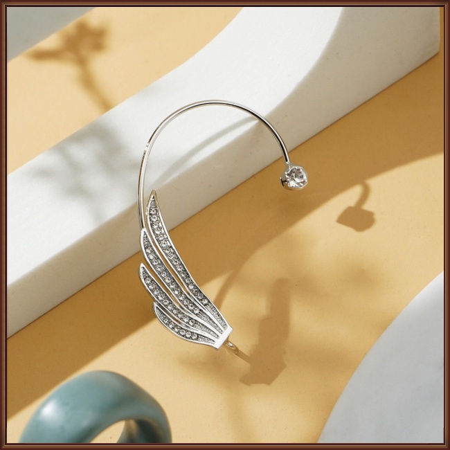 Khuyên Vành Tai Hình Thiên Nga Đính Đá Thời Trang
