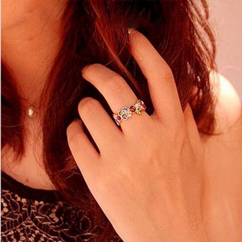 Nhẫn đính đá nhiều màu thiết kế thời trang