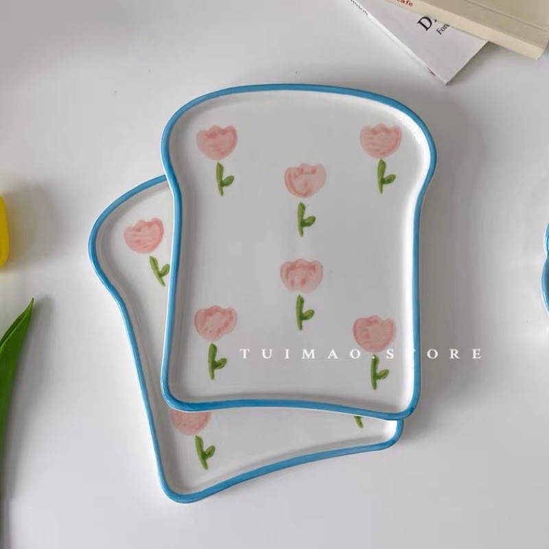 Đĩa gốm sứ hình dáng bánh sandwhich hoạ tiết Tulip dễ thương