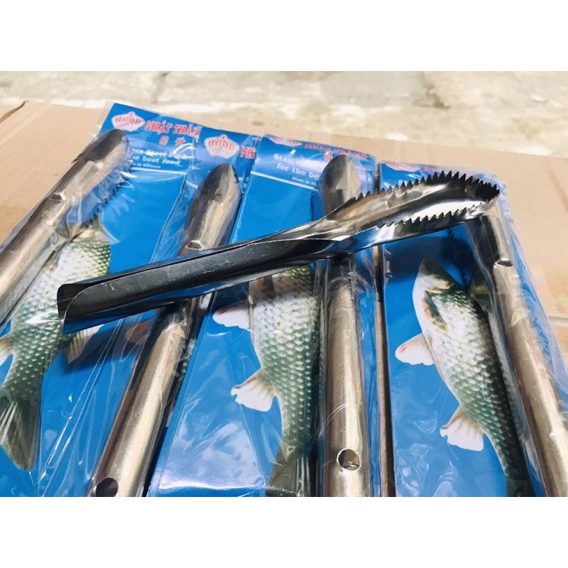 Dụng cụ đánh vảy cá bằng inox loại to, nhỏ chuyên dụng