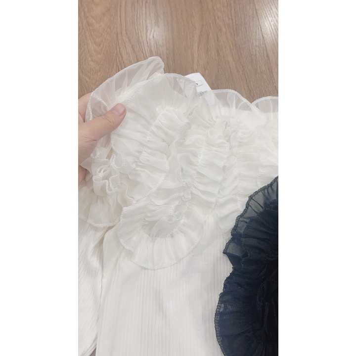 Áo trễ vai viền bèo tiểu thư