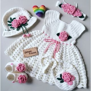 Nguyên set áo đầm + nón + giày + băng đô + túi đeo chéo đồ len handmade Hoa hồng thật xinh cho bé