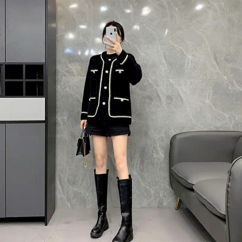 [HÀNG SẴN] Áo khoác nữ len cadigan lông thỏ dài tay cổ tròn 4 túi đính khuy cườm dày dặn màu đen/trắng | BigBuy360 - bigbuy360.vn