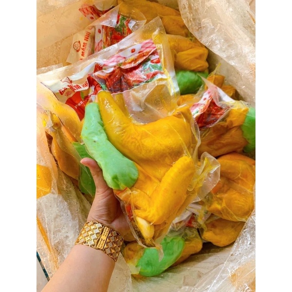 GÀ HẤP NƯỚC MẮM NHĨ - kèm xôi chiên-Còn tầm 1kg-1kg2 luôn topping