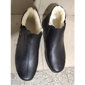 Đôi giày bốt bằng cotton lót nhung mềm mại giữ ấm mùa đông chống trượt cho nữ trung niên