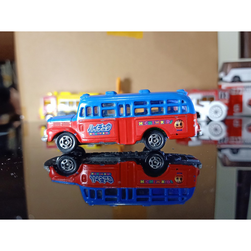 Xe buýt Tomica Isuzu Bonnet Bus No.6 mẫu huyền thoại gầm kim loại Made in Tomy China dừng sản xuất