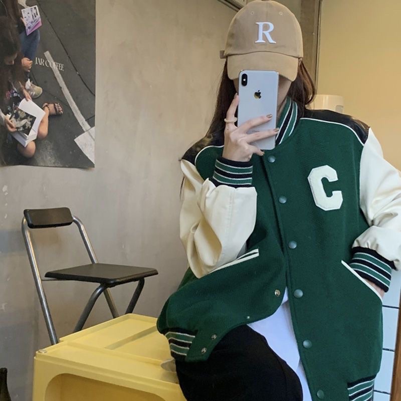 Áo khoác bóng chày tay da chữ thêu phong cách retro