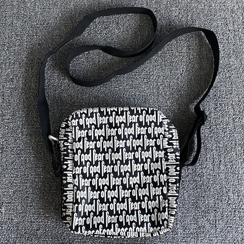 Túi Đeo hông Fear of God 6th, Túi đeo chéo FOG họa tiết full chữ, chất liệu vải, Size 18x22 cm BapeVN